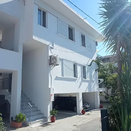 公寓 The House