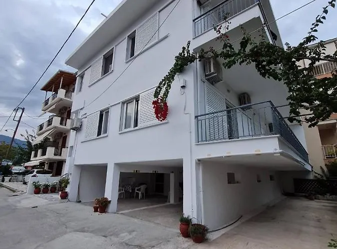 The House Apartment Nydri (Lefkada)